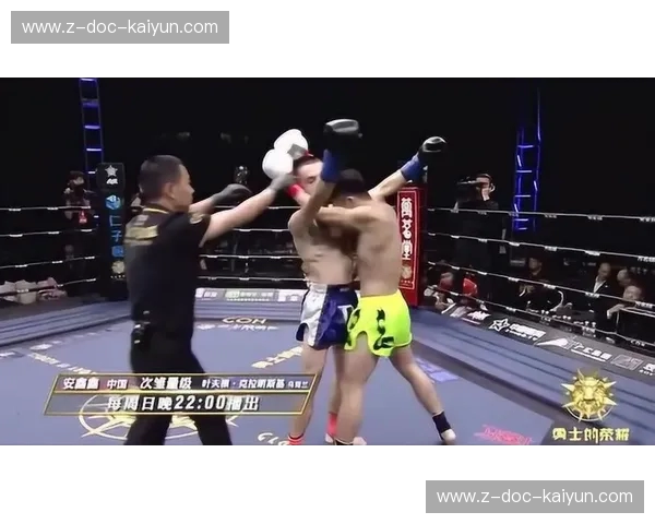 巅峰对决：祖耶夫与雅桑克莱，拳台上的艺术与野蛮